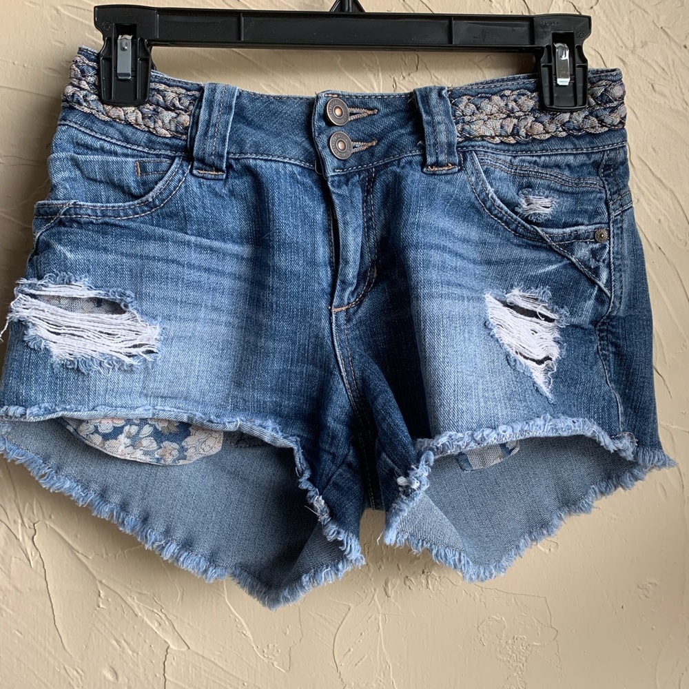 Distress floral pockets